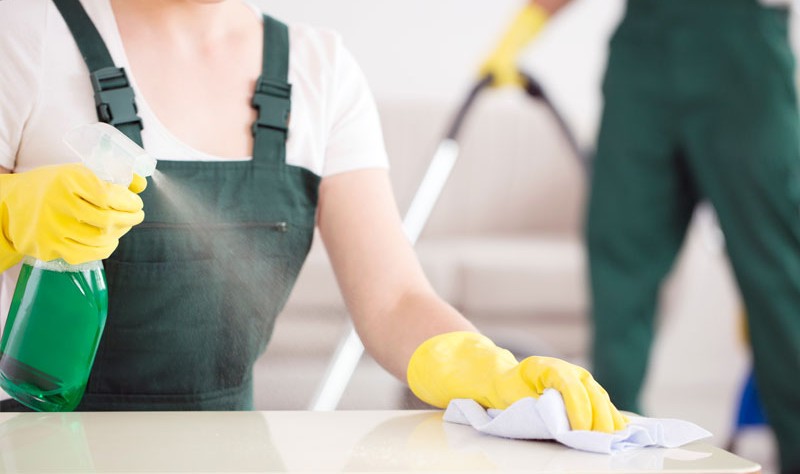 Hiring a professional bond cleaner for your end-of-lease cleaning
